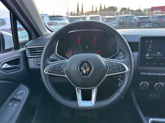 Aperçu de la photo 17 du véhicule RENAULT CLIO V