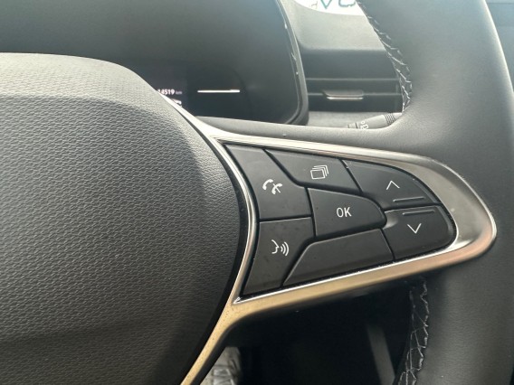 Aperçu de la photo 17 du véhicule RENAULT CLIO V