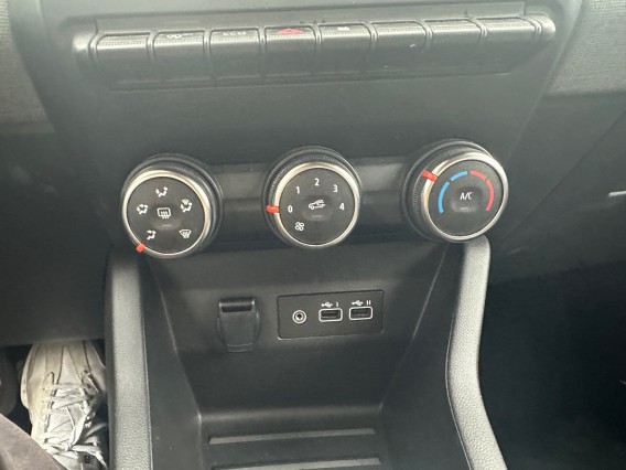 Aperçu de la photo 19 du véhicule RENAULT CLIO V