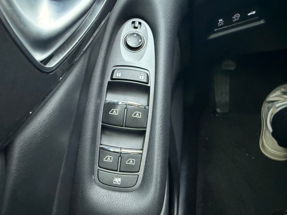 Aperçu de la photo 20 du véhicule INFINITI Q50