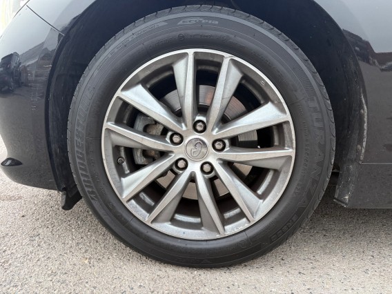 Aperçu de la photo 24 du véhicule INFINITI Q50