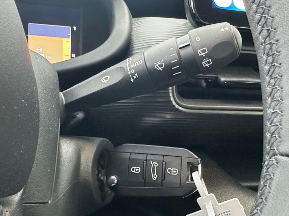 Aperçu de la photo 27 du véhicule JEEP AVENGER