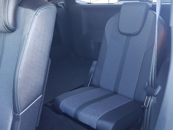 Aperçu de la photo 13 du véhicule PEUGEOT 5008