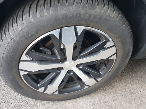 Aperçu de la photo 22 du véhicule PEUGEOT 5008