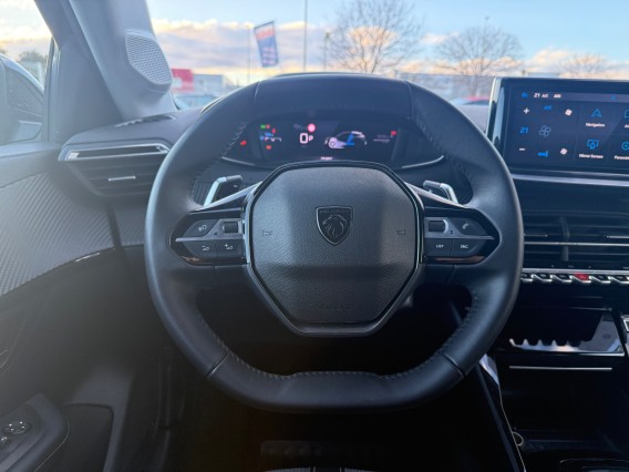 Aperçu de la photo 11 du véhicule PEUGEOT 208