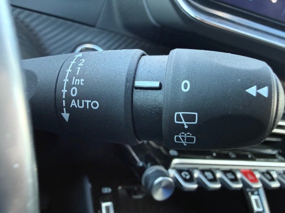 Aperçu de la photo 18 du véhicule PEUGEOT 208