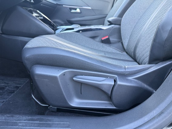 Aperçu de la photo 25 du véhicule PEUGEOT 208