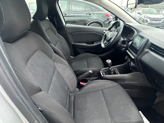 Aperçu de la photo 14 du véhicule RENAULT CLIO V