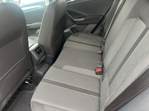 Aperçu de la photo 14 du véhicule VOLKSWAGEN T-ROC