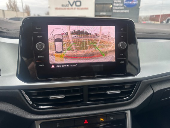 Aperçu de la photo 17 du véhicule VOLKSWAGEN T-ROC