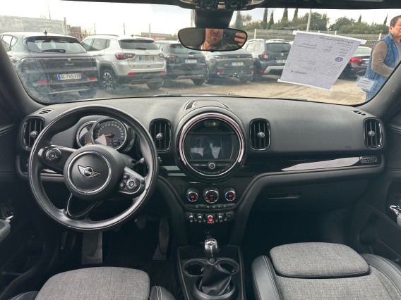 Aperçu de la photo 16 du véhicule MINI COUNTRYMAN F60