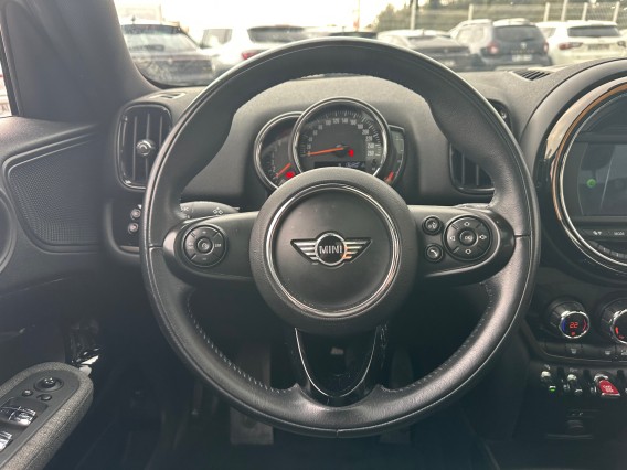 Aperçu de la photo 17 du véhicule MINI COUNTRYMAN F60