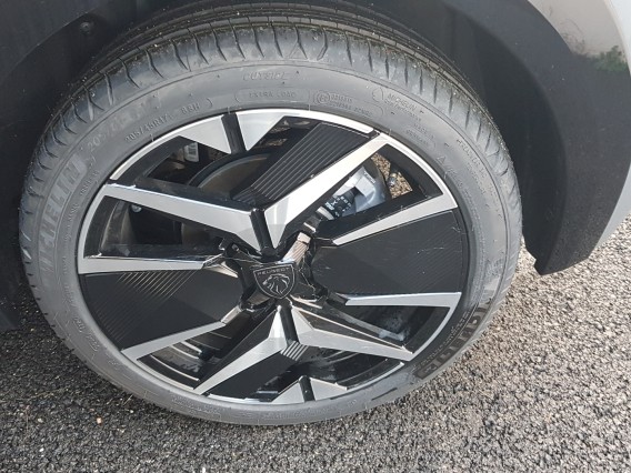 Aperçu de la photo 2 du véhicule PEUGEOT 208