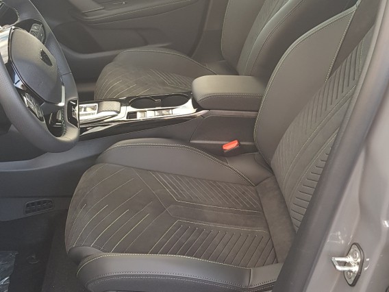 Aperçu de la photo 10 du véhicule PEUGEOT 208