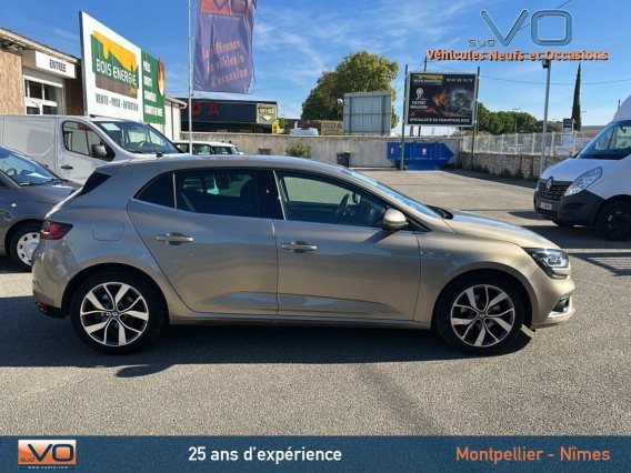 Aperçu de la photo 41 du véhicule RENAULT MEGANE IV BERLINE