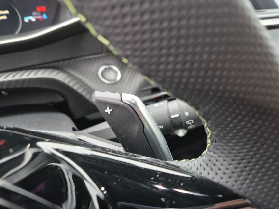 Aperçu de la photo 19 du véhicule PEUGEOT 208