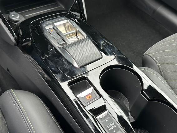 Aperçu de la photo 21 du véhicule PEUGEOT 208