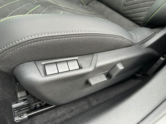 Aperçu de la photo 30 du véhicule PEUGEOT 208