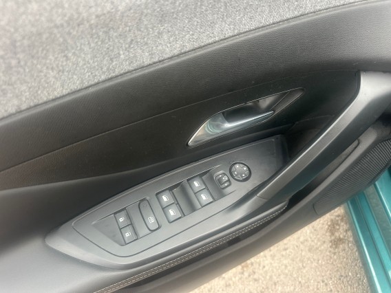 Aperçu de la photo 11 du véhicule PEUGEOT 308 SW