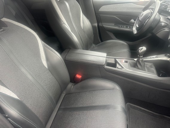 Aperçu de la photo 15 du véhicule PEUGEOT 308 SW