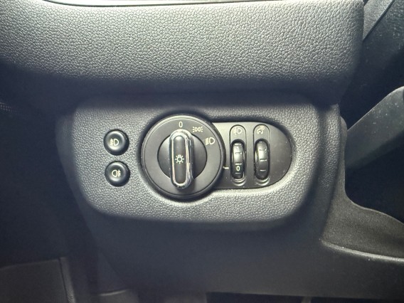 Aperçu de la photo 15 du véhicule MINI CLUBMAN F54