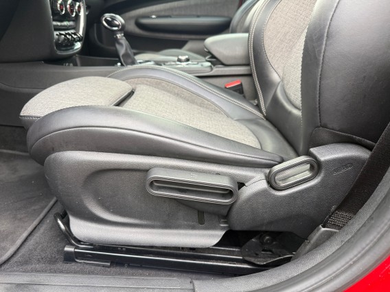 Aperçu de la photo 20 du véhicule MINI CLUBMAN F54