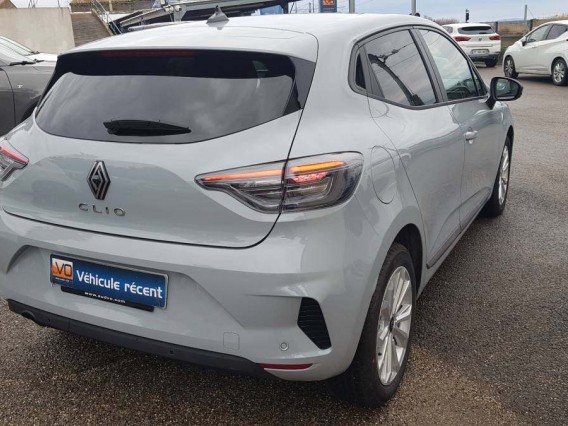 Aperçu de la photo 5 du véhicule RENAULT CLIO V