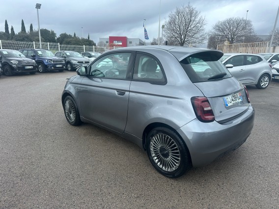 Aperçu de la photo 5 du véhicule FIAT 500e BERLINE MY22 SERIE 1 STEP 2