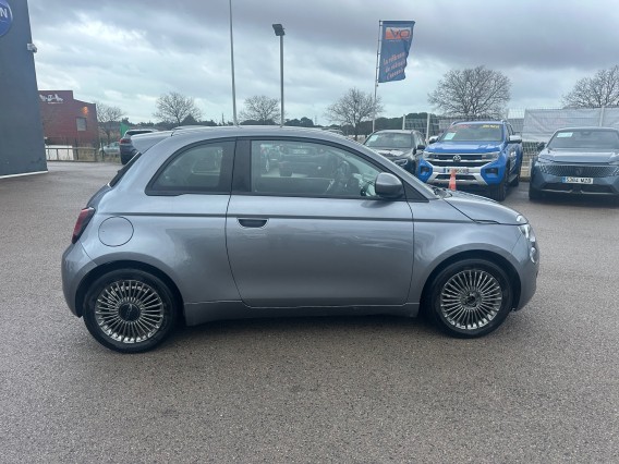 Aperçu de la photo 7 du véhicule FIAT 500e BERLINE MY22 SERIE 1 STEP 2