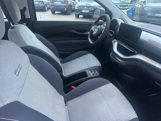 Aperçu de la photo 13 du véhicule FIAT 500e BERLINE MY22 SERIE 1 STEP 2