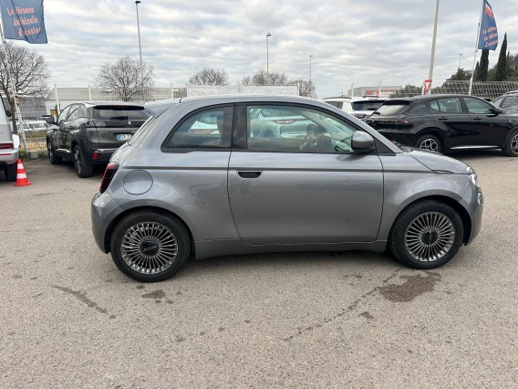 Aperçu de la photo 8 du véhicule FIAT 500e BERLINE MY22 SERIE 1 STEP 2