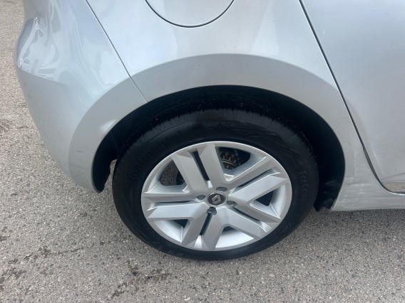 Aperçu de la photo 8 du véhicule RENAULT CLIO V