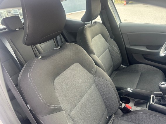 Aperçu de la photo 16 du véhicule RENAULT CLIO V