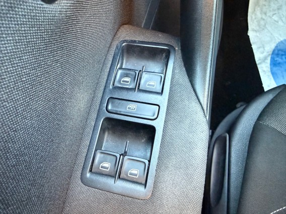 Aperçu de la photo 23 du véhicule VOLKSWAGEN POLO