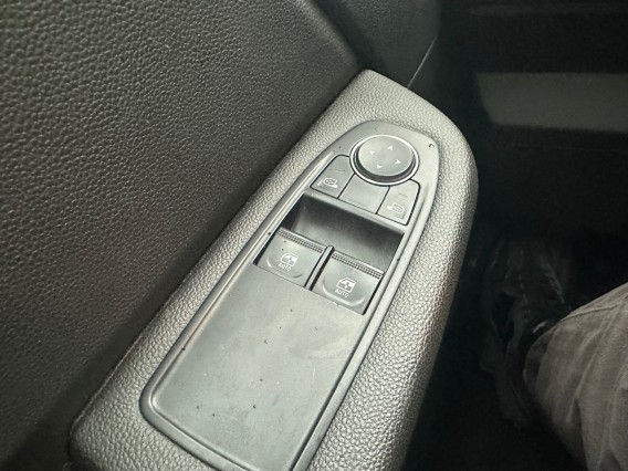 Aperçu de la photo 14 du véhicule RENAULT CLIO V