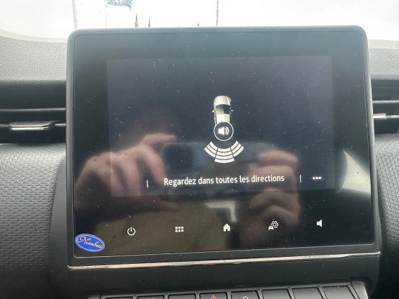 Aperçu de la photo 21 du véhicule RENAULT CLIO V