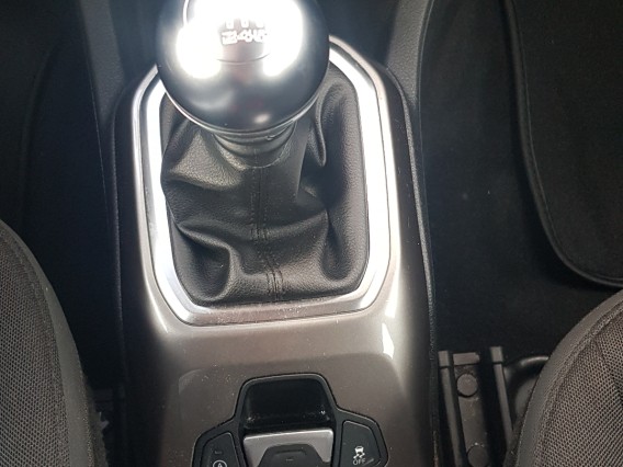 Aperçu de la photo 2 du véhicule JEEP RENEGADE