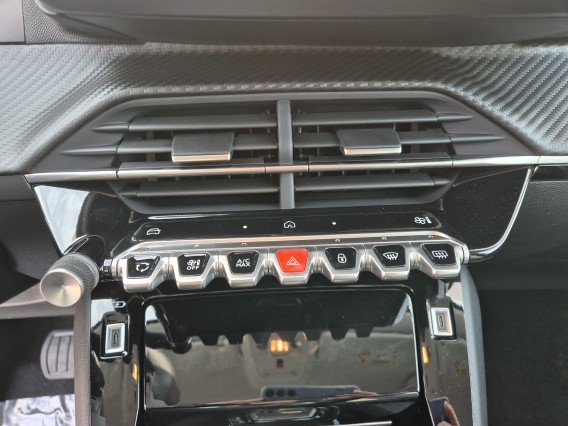 Aperçu de la photo 14 du véhicule PEUGEOT 208