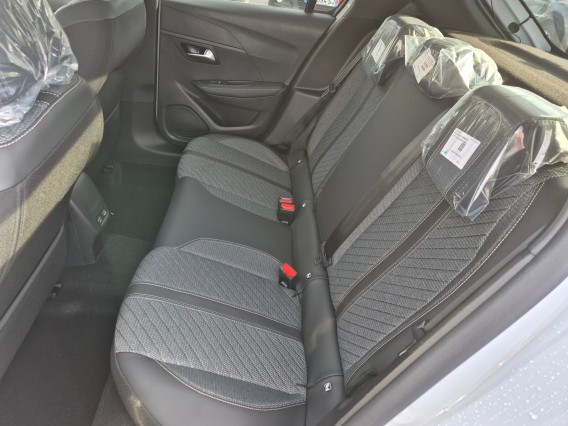 Aperçu de la photo 24 du véhicule PEUGEOT 208