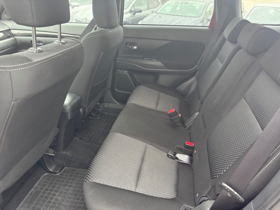 Aperçu de la photo 47 du véhicule MITSUBISHI OUTLANDER