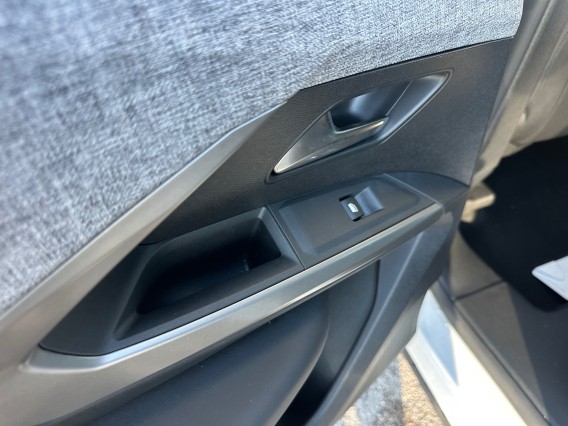 Aperçu de la photo 14 du véhicule PEUGEOT 3008