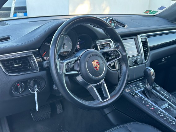 Aperçu de la photo 11 du véhicule PORSCHE MACAN