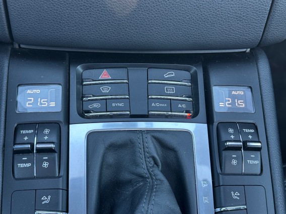 Aperçu de la photo 19 du véhicule PORSCHE MACAN