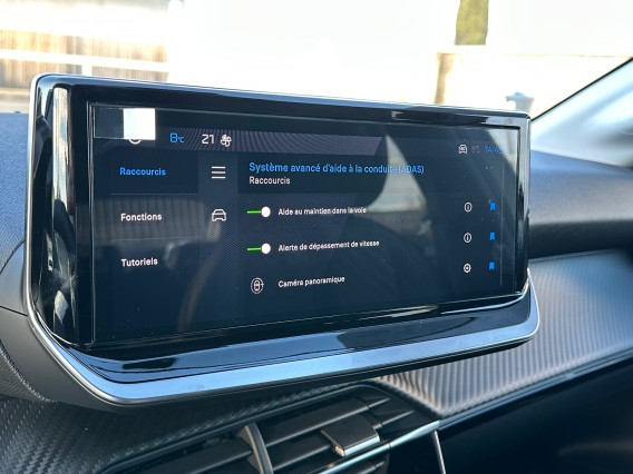 Aperçu de la photo 22 du véhicule PEUGEOT 208