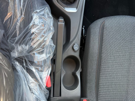 Aperçu de la photo 13 du véhicule PEUGEOT 208