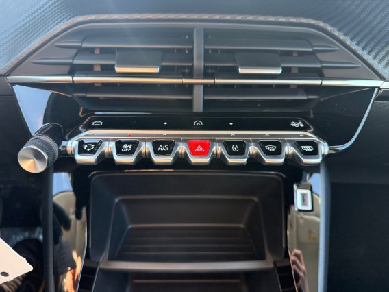 Aperçu de la photo 16 du véhicule PEUGEOT 208