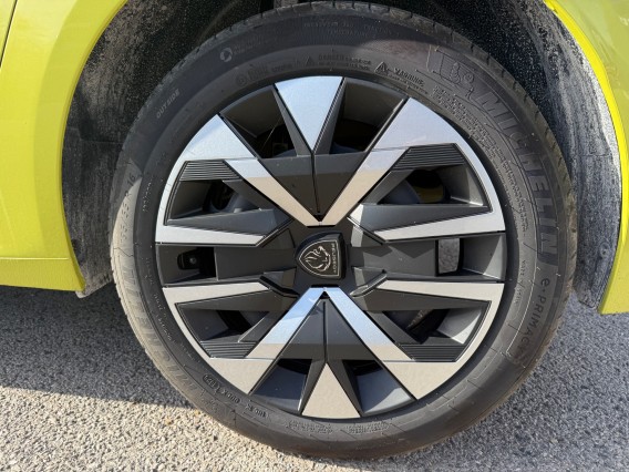 Aperçu de la photo 28 du véhicule PEUGEOT 208