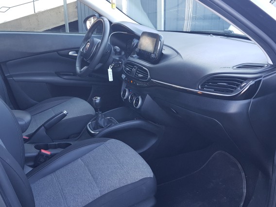 Aperçu de la photo 9 du véhicule FIAT TIPO CROSS 5 PORTES MY21