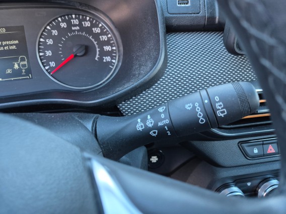 Aperçu de la photo 18 du véhicule DACIA SANDERO