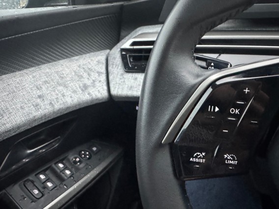 Aperçu de la photo 14 du véhicule PEUGEOT 3008